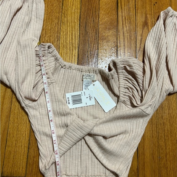 NWT L Space  ‘Jemma’ Crop Top Small Sand Beige Twist Front - Picture 6 of 7